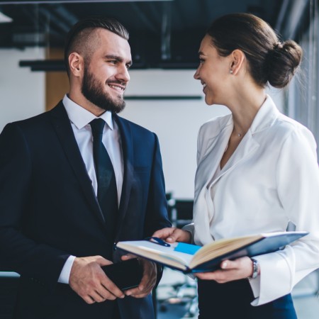 Executive search: una selezionatrice parla con un manager
