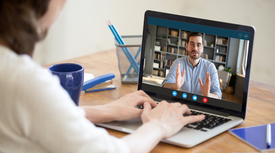 Selezione online: un videocolloquio