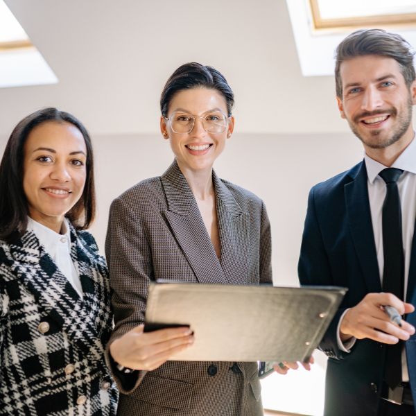 3 business developer in primo piano